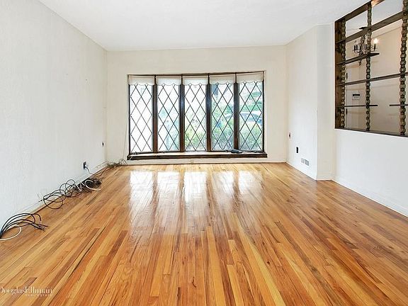 4th image of 1479 Stadium Ave