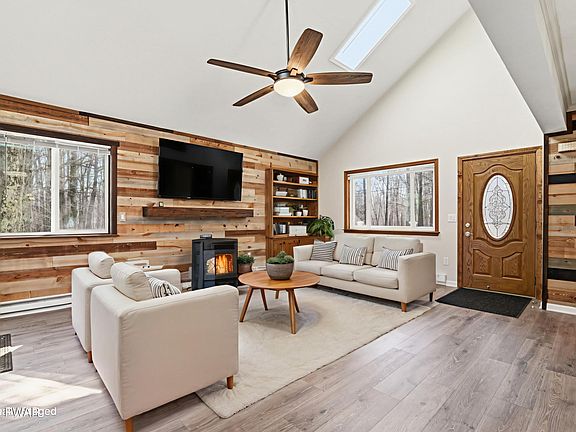 5th image of 1086 Brantwood Rd