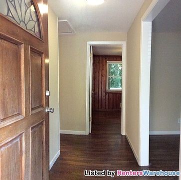 2nd image of 2538 Warwick Cir NE