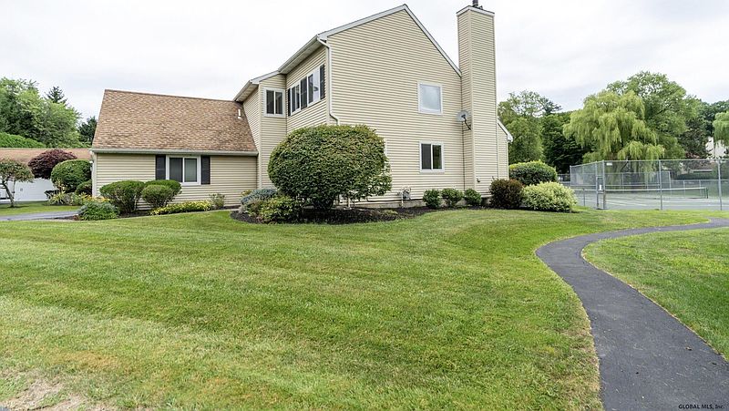 2nd image of 30 LOUDONWOOD Drive