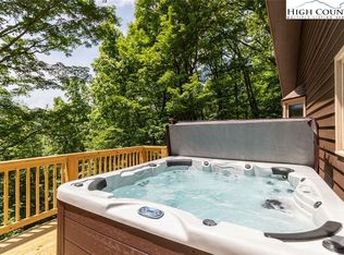 925 Thorncliff Dr, Seven Devils, NC 28604