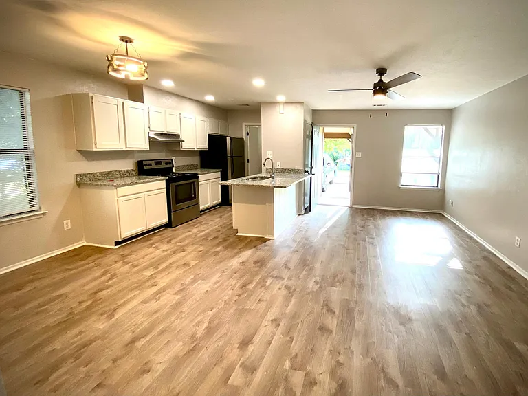2815 Frazier Ave — Photo 8