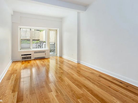 2nd image of 131 W 85th St APT 1C