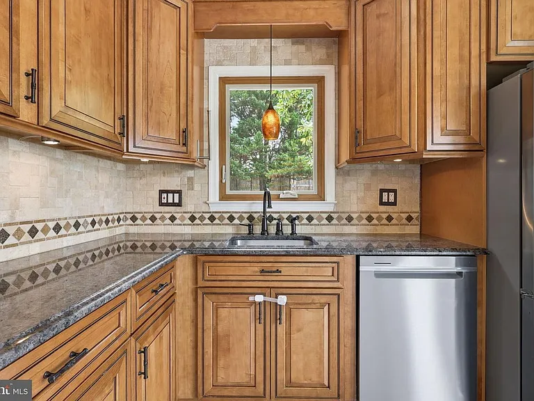 7690 Green Garland Dr — Photo 7