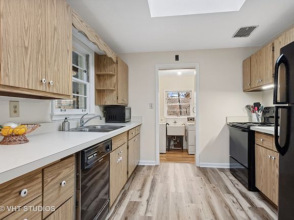 5th image of 412 Warwick Rd