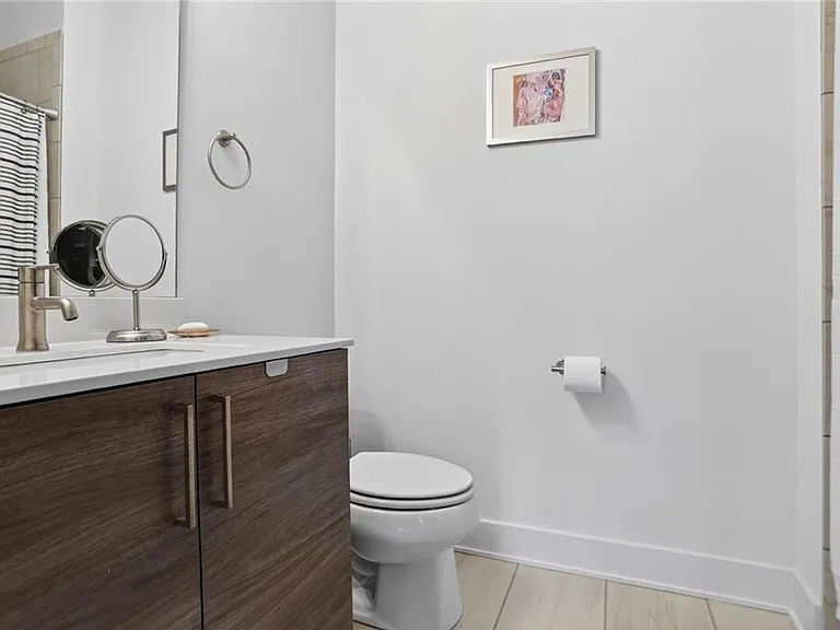 1214 Chelsea Cir NW — Photo 4