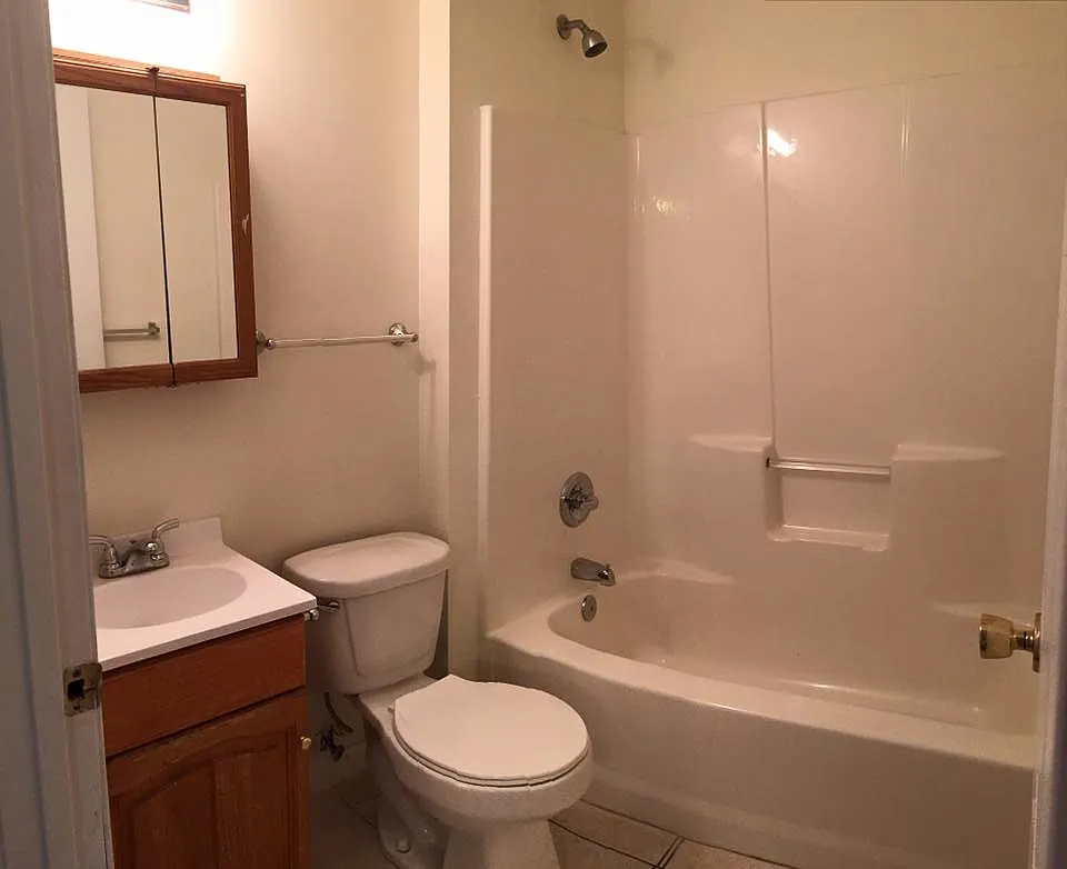 1503 Colin Bradley Drive - B — Photo 4