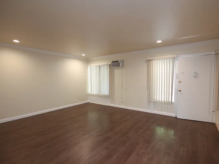 203 S Madison Ave #10 — Photo 6
