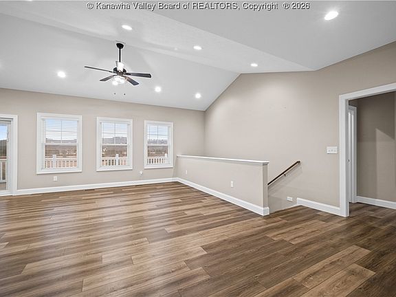 3rd image of 116 Lenore Cir