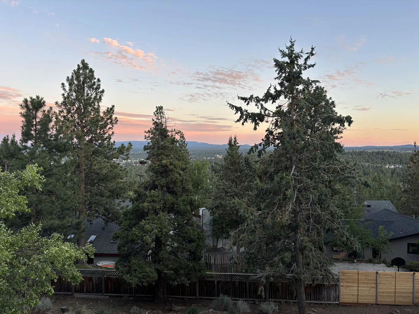 Light-Filled Bend Split-Level with Mountain Views & Flexible Space — Photo 2