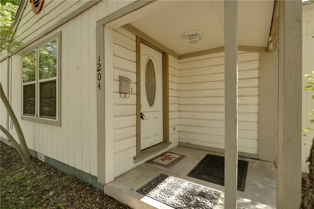 3 bed, 1736 sqft, $1,850 — Photo 4