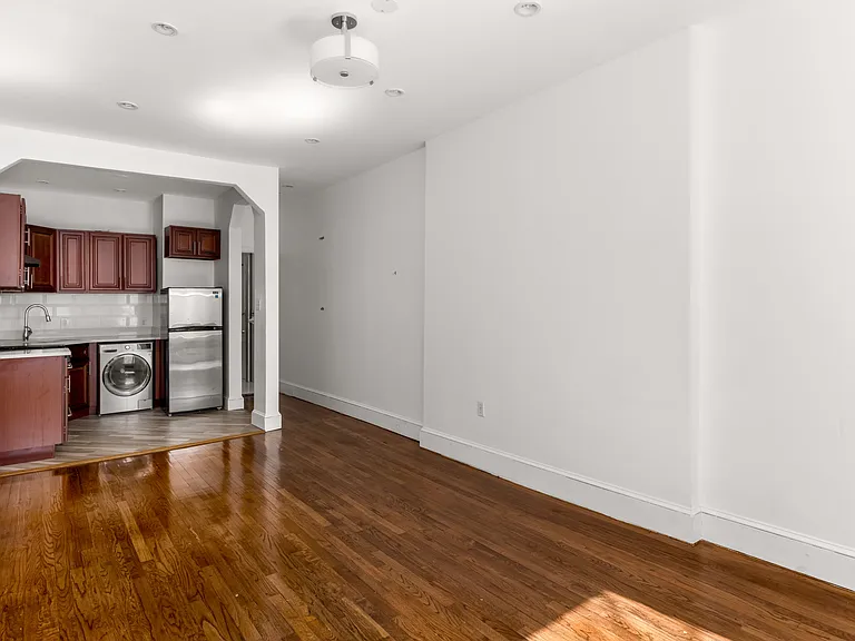 322 W 104th St #4-R — Photo 1