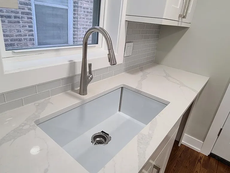 5144 N Avers Ave #2 — Photo 6