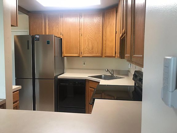 3rd image of 2059 Huntington Ave APT 610