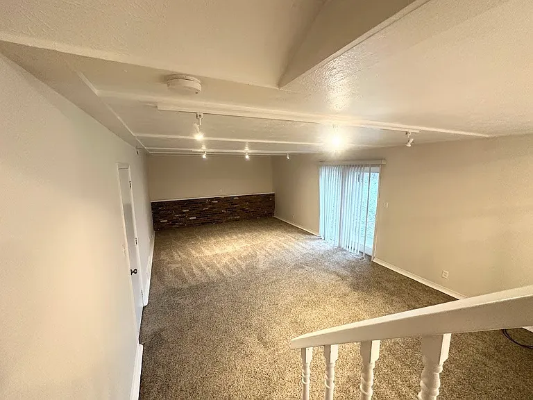 33365 Rockford Dr — Photo 8