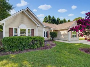 3701 Woodpark Dr, Jamestown, NC 27282