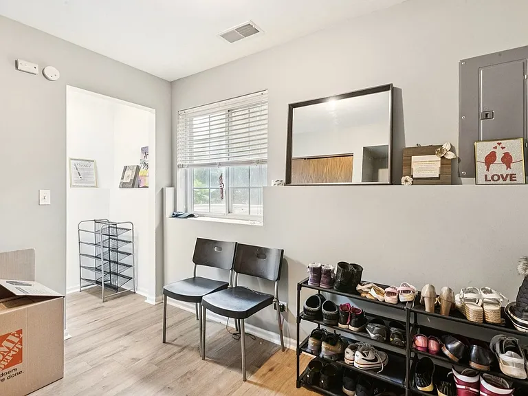 515 Declaration Ln — Photo 25