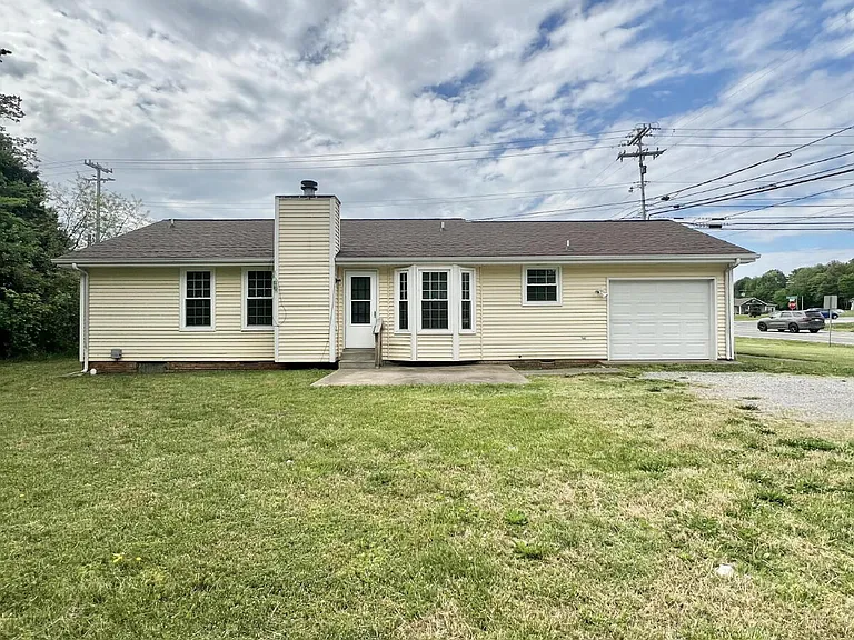2303 Stokes Rd — Photo 3