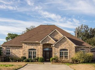 707 Pirates Cv, Nederland, TX 77627