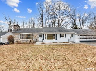 9 Greenview Road, Danbury, CT 06811