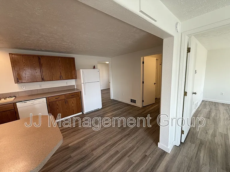 1231 2nd St #WEBSTER APARTMENTS — Photo 3