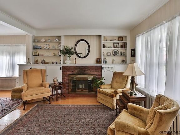 4th image of 13 Fleetwood Ave