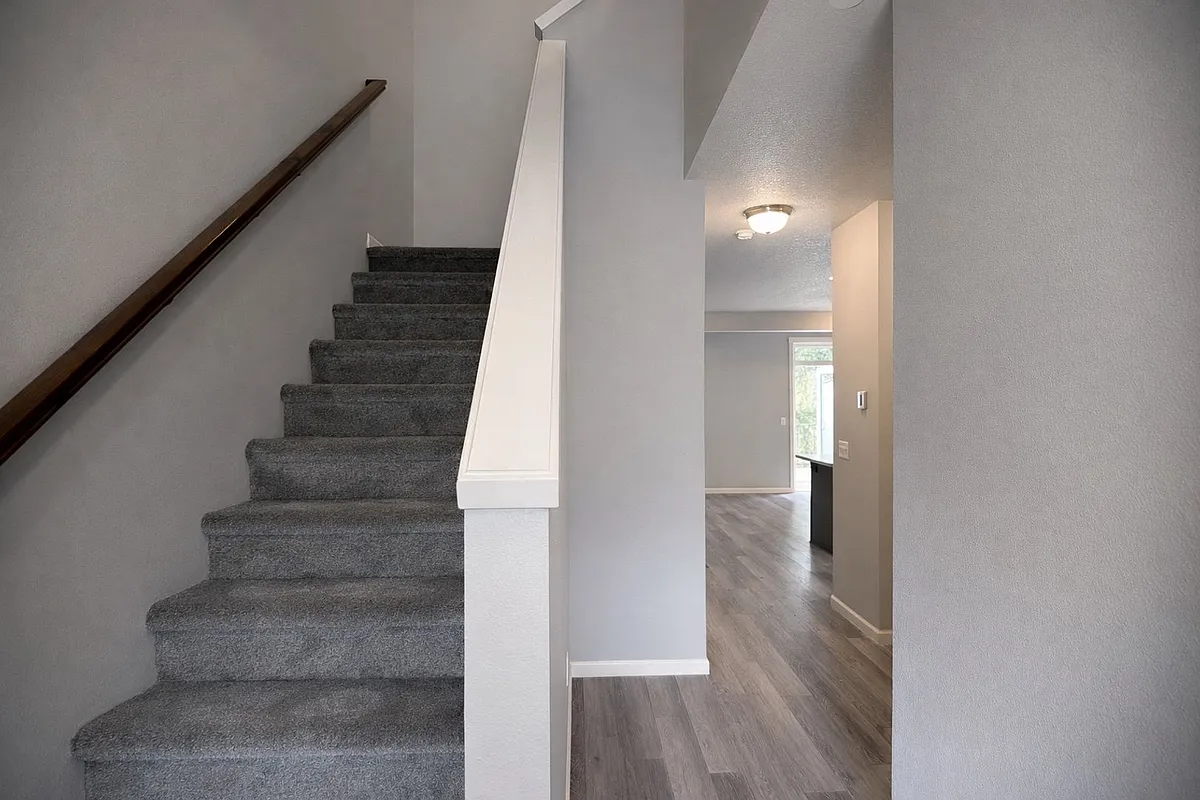 Building Photo - 193 Cloverdale Rd #C