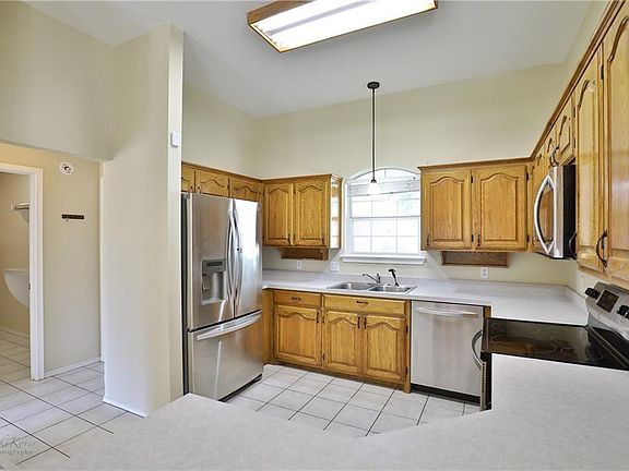 4th image of 6465 Twin Oaks Dr