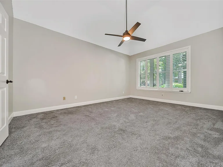 11 Windledge Pl — Photo 19