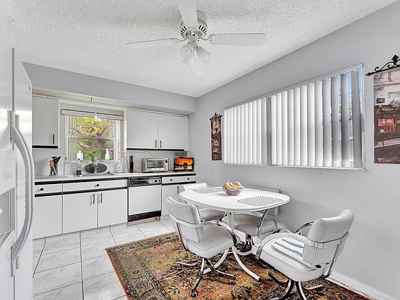 3rd image of 1604 Abaco Drive #H2