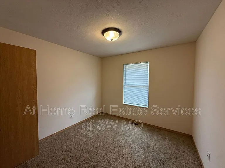 3858 S Jonathan Ave — Photo 6