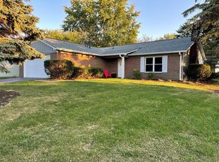 601 Sunblest Blvd S, Fishers, IN 46038