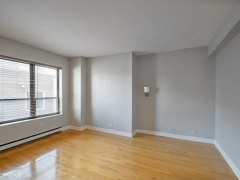 732 W Bittersweet — Photo 11