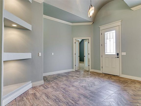 3rd image of 17517 Melville Ln