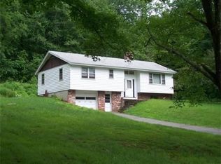 30 Washington Rd, Brimfield, MA 01010