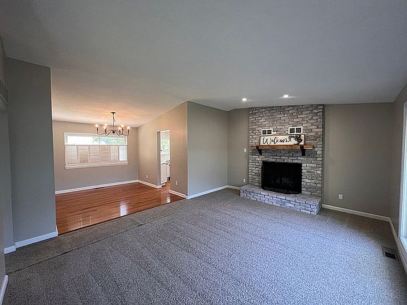 5th image of 40693 W Ten Mile Rd