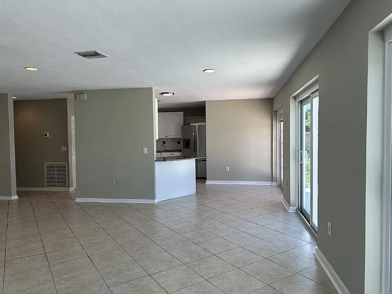 835 Conreid Dr NE — Photo 6