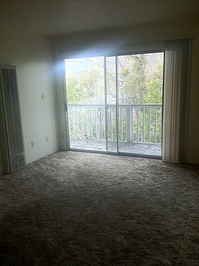 4th image of 1665 Siskiyou Blvd APT 201