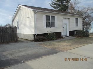 51 Old Point St, Springfield, MA 01109