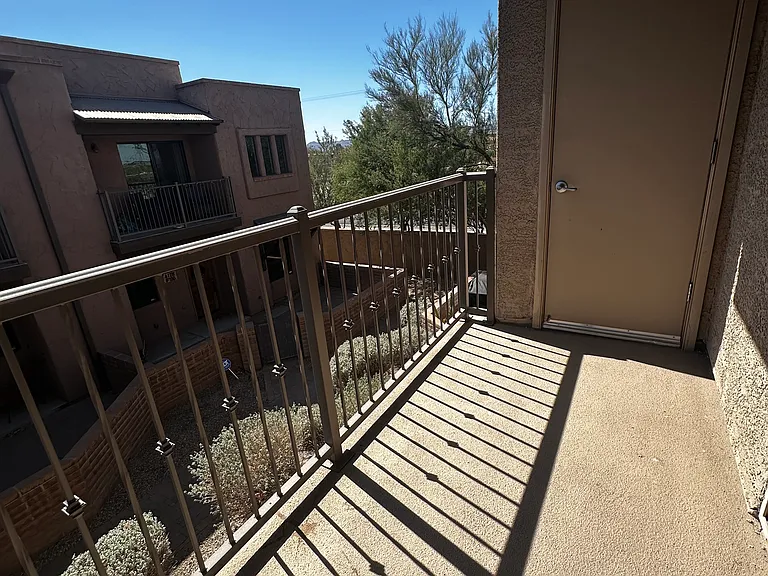 4150 N Thurston Ln #100 — Photo 21