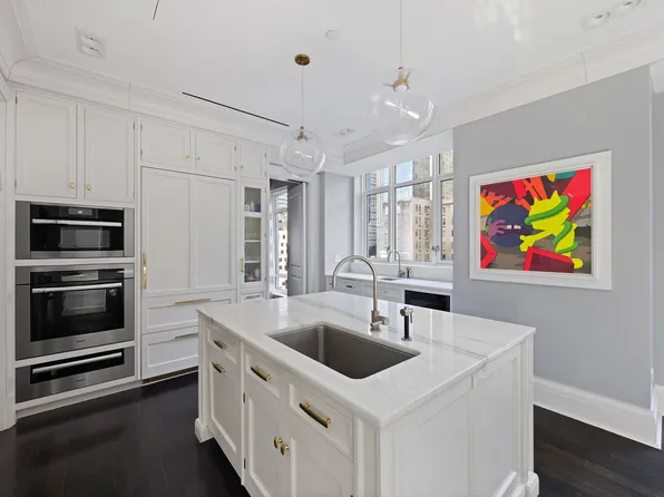 520 Park Avenue image 9 of 23