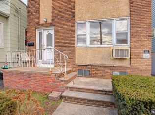 42 Lincoln St, Fairview, NJ 07022
