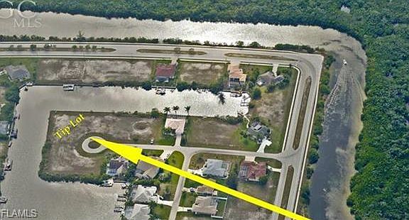 5th image of 3002 SW 41st Ter
