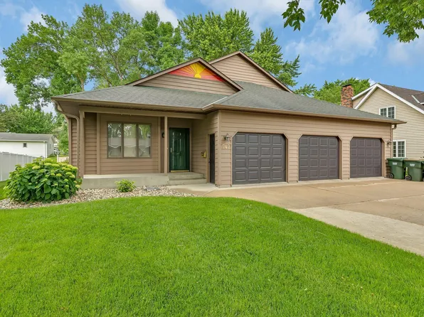 742 Southview Ct SW, Hutchinson, MN 55350