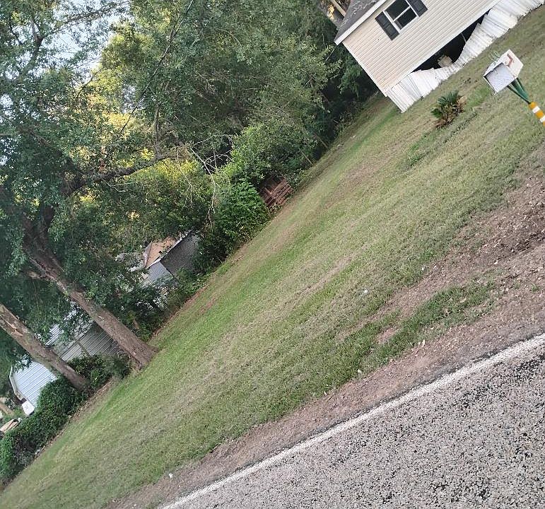 2nd image of 560 E Humble Rd
