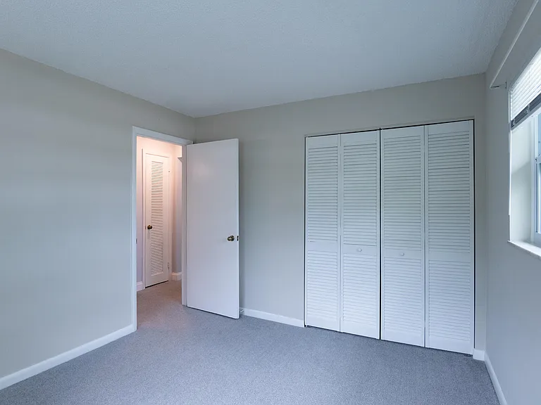 308 Park Ave — Photo 22