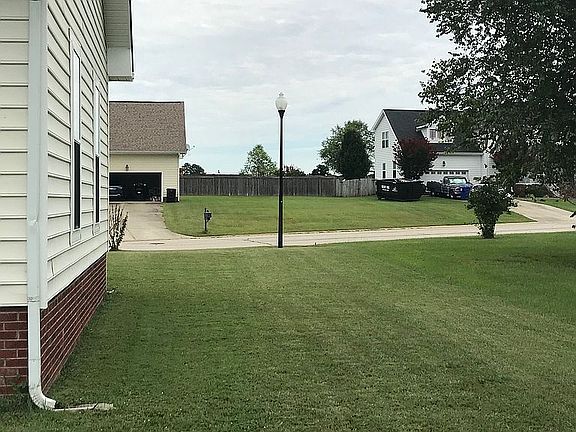 L side of house from street