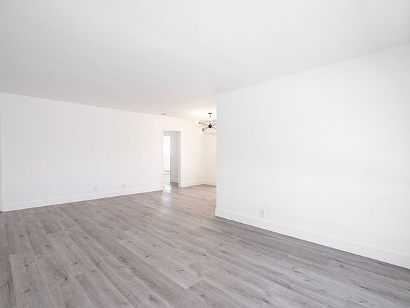 2nd image of 1042 N Orange Grove Ave APT 5