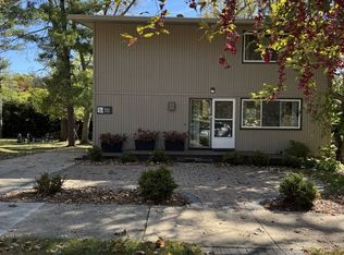 1712 Traver Rd, Ann Arbor, MI 48105