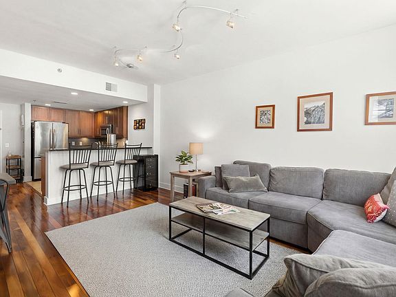 2nd image of 800 Jackson St APT 712